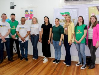 Equipes do Sindicont, CRCSC, Fresh-Dent e do CEIM. 