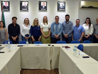 Integrantes da atual e da nova gest&atilde;o participaram da assembleia