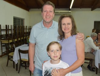 Carmo Alex R&ouml;hrig, Franciane Alba R&ouml;hrig e o pequeno Leonardo Alba R&ouml;hrig