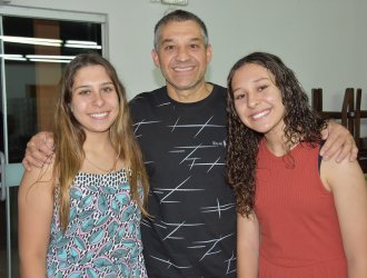 J&uacute;lia Colombeli da Silva, Paulo Roberto da Silva e Isabela Colombeli da Silva