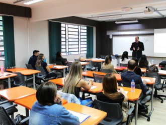 Curso oferecido pelo Sindcont Chapec&oacute; apresenta novas regras e atualiza&ccedil;&otilde;es do setor<br/> <br/>