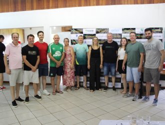Foto 39 ?   Diretoria que assumiu neste ano