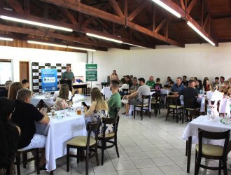 Foto 42 -Confraterniza&ccedil;&atilde;o teve a participa&ccedil;&atilde;o de mais de 70 associados