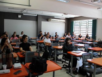 Foto 32 ? Turma discutiu diversos aspectos t&eacute;cnicos que podem colaborar nas empresas
