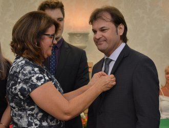S&ocirc;nia Innocente Disner transmitiu o cargo para Gelson Luiz Dal Ri