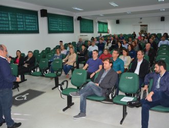 Reuni&atilde;o foi promovida pelo N&uacute;cleo de Estudos Cont&aacute;beis Chapec&oacute; (NECC)