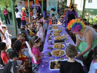 Crian&ccedil;as tiveram uma tarde festiva e alegre