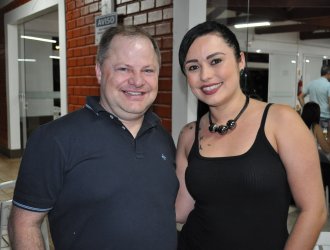Anselmo Schneider e Priscilla Mendes