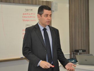 Marcos Rebello explanou sobre as normas brasileiras de contabilidade.