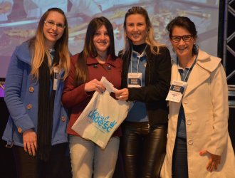 Estudantes e profissionais participam de sorteio de brindes