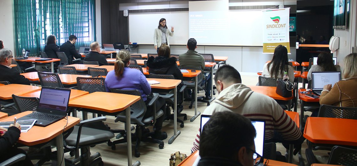 Sindicont Chapec&oacute; atualiza profissionais sobre subven&ccedil;&otilde;es de ICMS