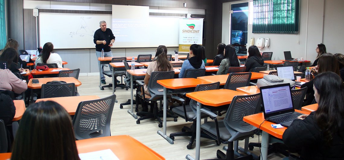 Rotinas de RH s&atilde;o abordadas em curso promovido pelo Sindicont Chapec&oacute;