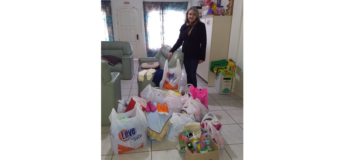 Sindicont entrega doa&ccedil;&otilde;es da campanha do agasalho 2018