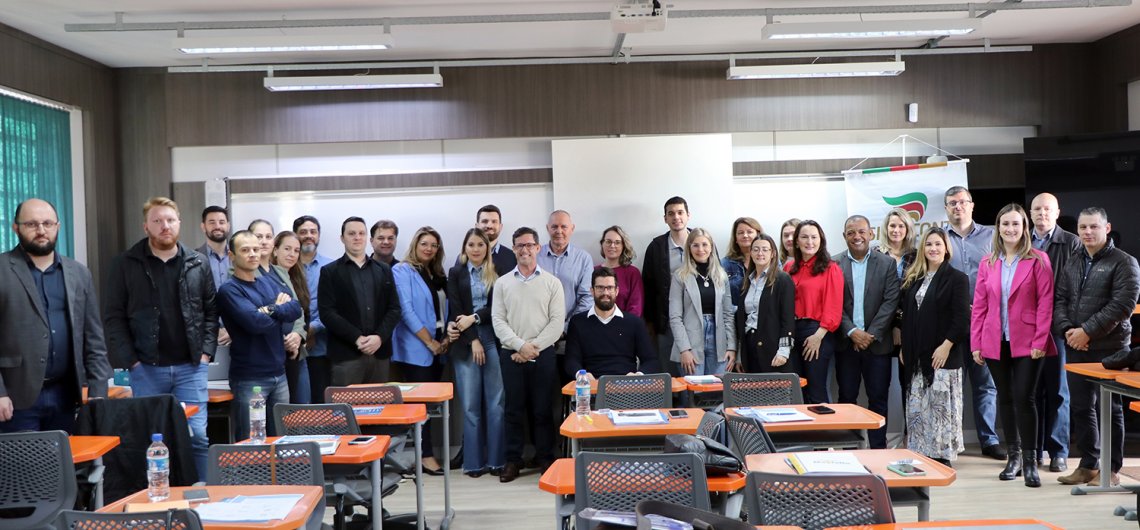 Holding &eacute; tema de curso promovido pelo Sindicont Chapec&oacute;