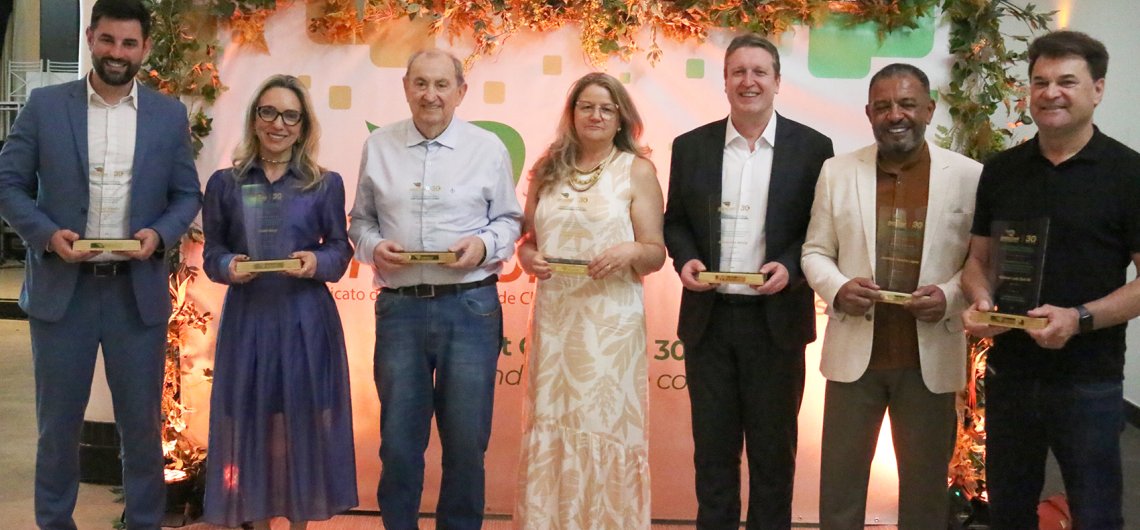 Sindicont Chapec&oacute; celebra 30 anos com noite de homenagens e confraterniza&ccedil;&atilde;o