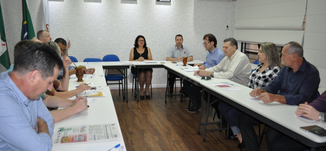 Sindicont promove reuni&atilde;o da diretoria