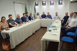 Sindicont Chapec&oacute; participa de encontro com o CRCSC